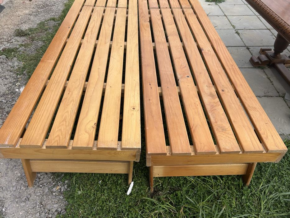 Маси и пейки от масивно дърво