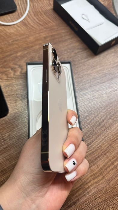 Iphone 13 pro. 128 gb. Като нов.