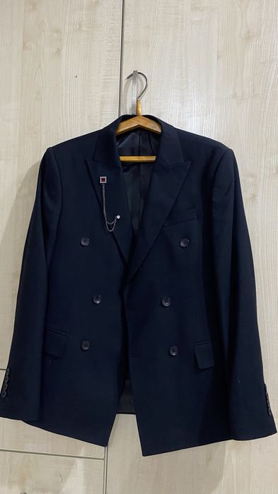 Костюм тройка