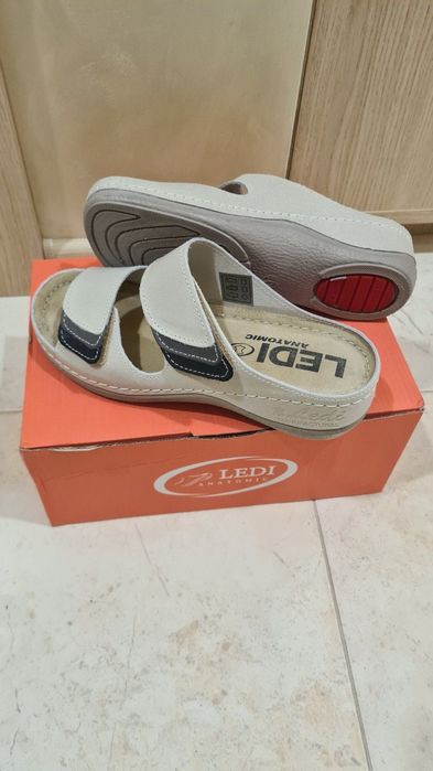 Анатомични чехли