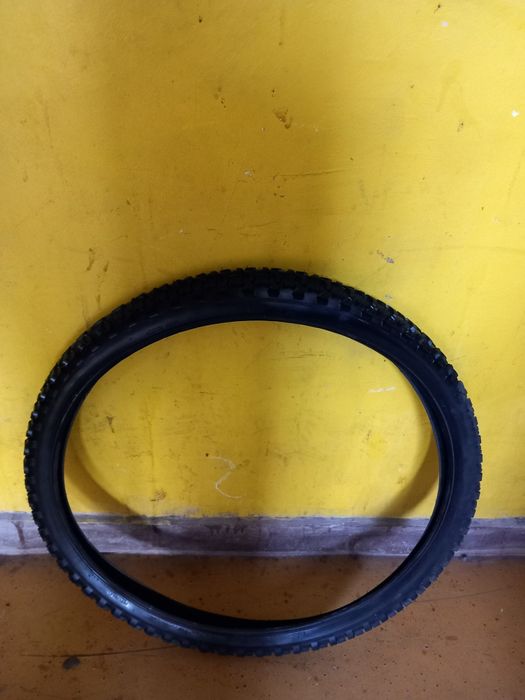 Продавам 2 гуми за колело