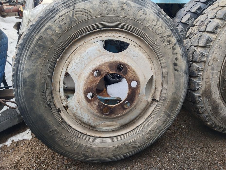Газ 3307 диск с шинами на запаску