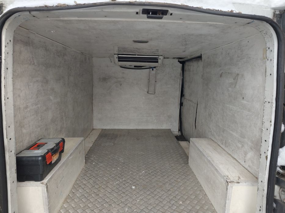 Autoutilitara Renault Master 1.9 diesel, an 2007.