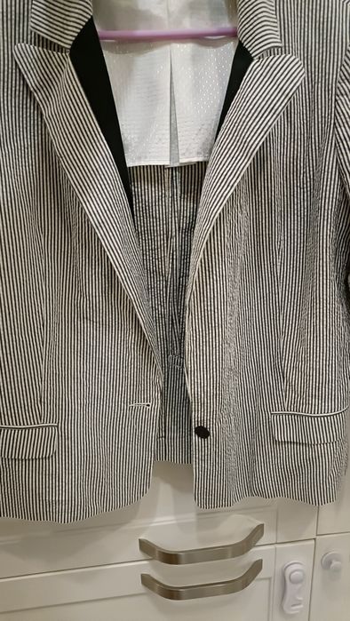 Свежо дамско сако размер М