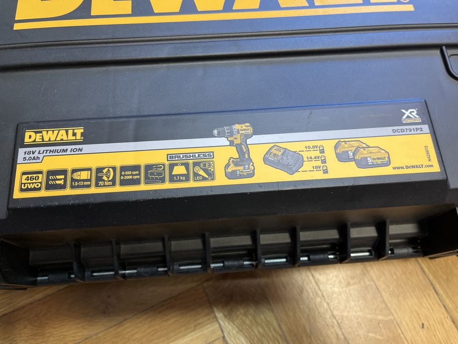 Valiza/Geanta pt.DCD791 & accesorii (inc.& 3x5Ah), noua originala-DeWALT.