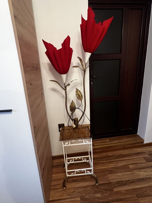 Lampadar cu masuta de sticla