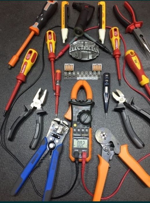 Electrician pasionat cu 40 ani experienta.autorizat ANRE