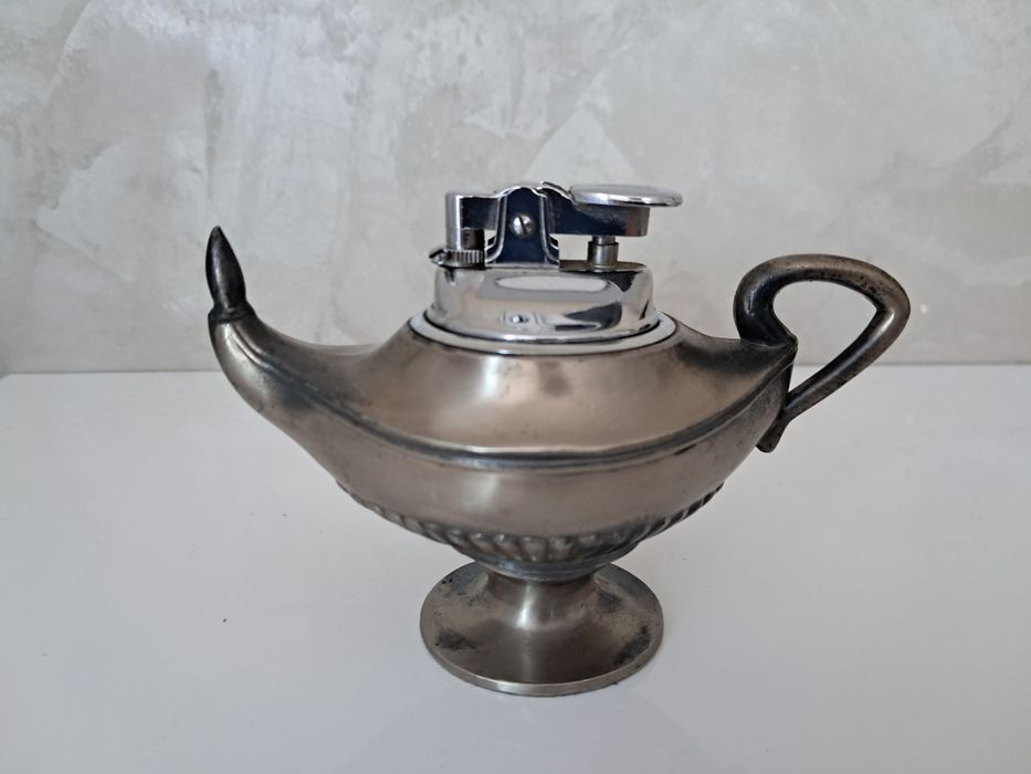 Bricheta in forma de Lampa lui Aladdin