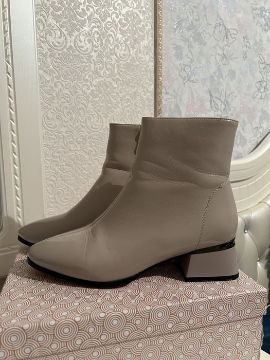 Женские осенние ботинки