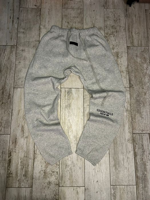 Pantaloni essentials