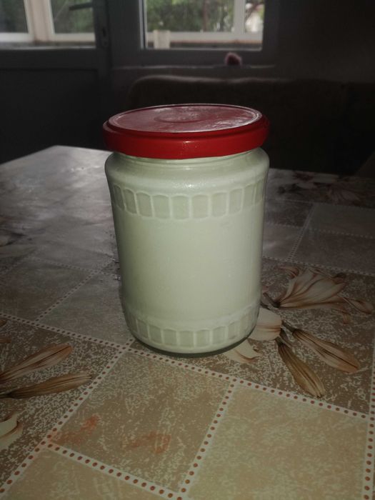 Продавам козе мляко прясно, кисело и сирене