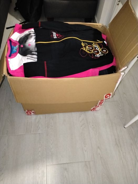 Lot haine copii 200 buc