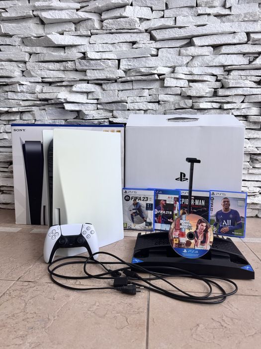 PLAYSTATION 5 в отлично състояние