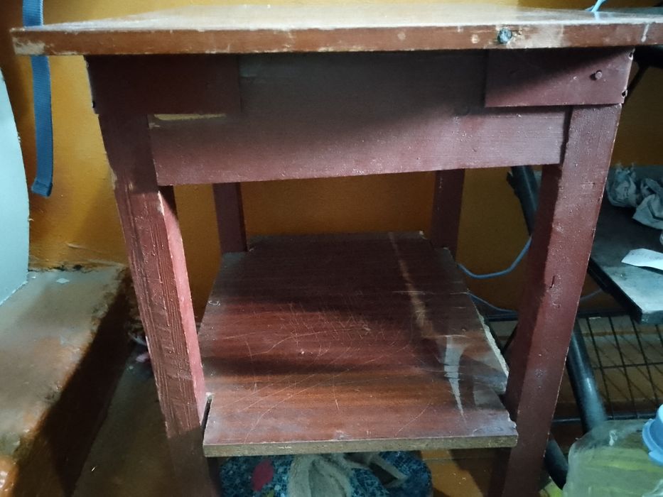 Продам тумбочки обувница стулья