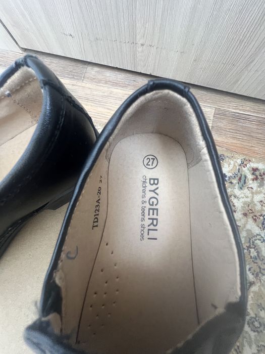 Туфли 4-5 лет в отличном состоянии