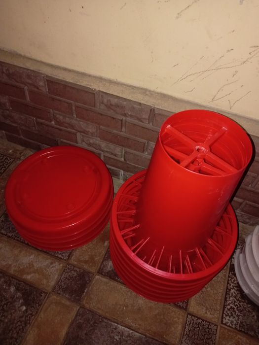 Suv idish  yem idish sotiladi