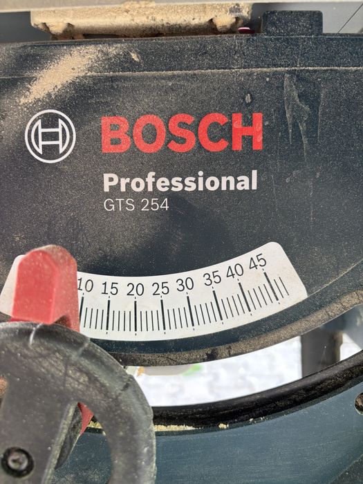 Fierastrau circular, stationar, cu masa, pentru lemn , Bosch Professional GTS 254, 1800W, stare ca nouă