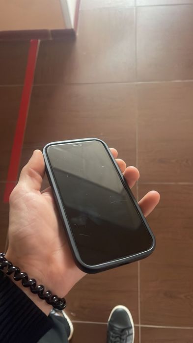 Продам Айфон 11 не выскрывался