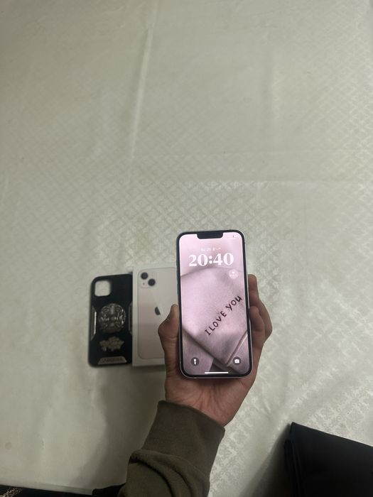 Телефон Айфон 13