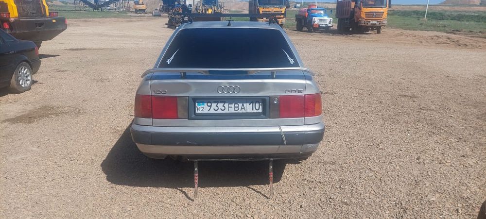 Продам Audi 100c4