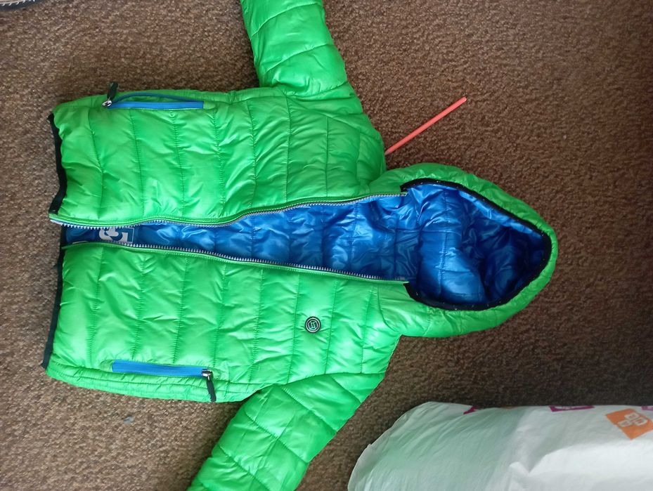 Детски якета, пижами, шапки
