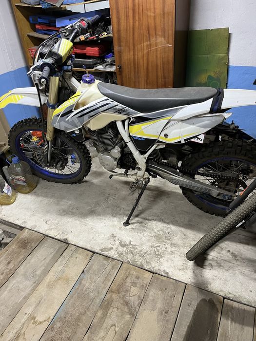 Мотоцикл продам 250сс