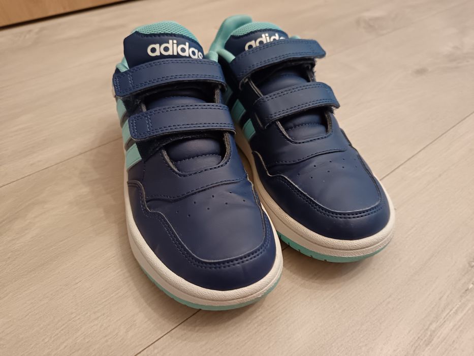 Спортни обувки Адидас, 35 номер