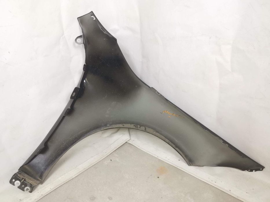 Aripa Fata Stanga Mercedes-Benz  CLA-Class C118 2019 2020 2021 2022 Or