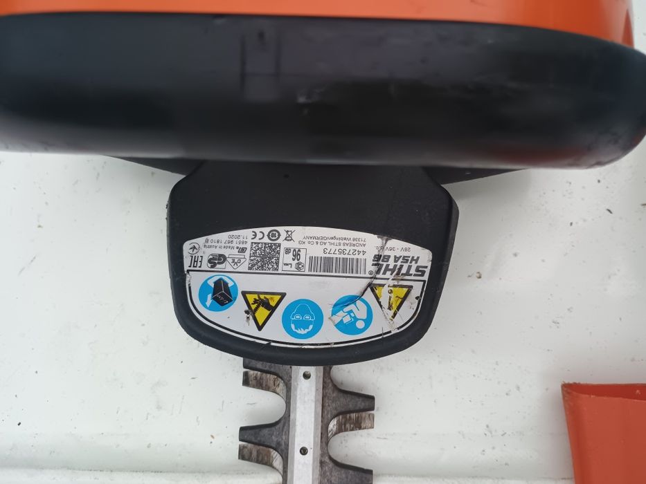 Foarfeca tuns gard viu Stihl hsa86 + baterie ap300  s