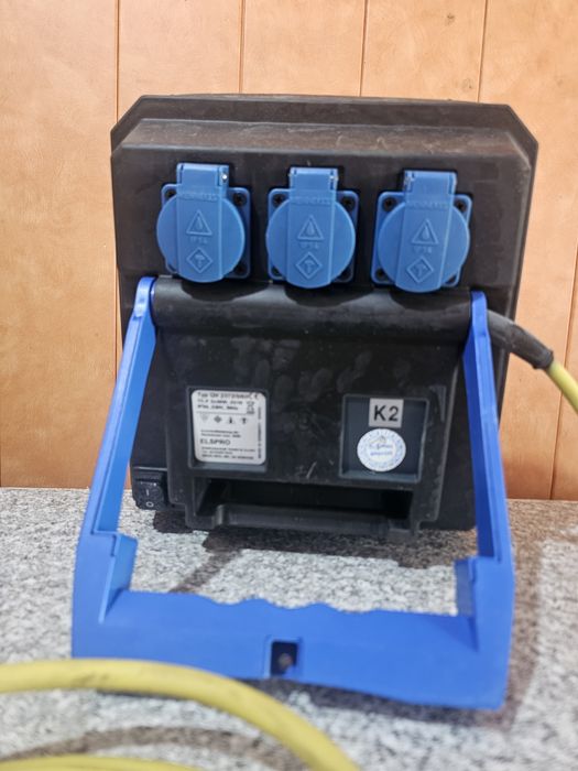 Продавам професионален строителен прожектор ELSPRO QV 2372/5/03 – НОВ!