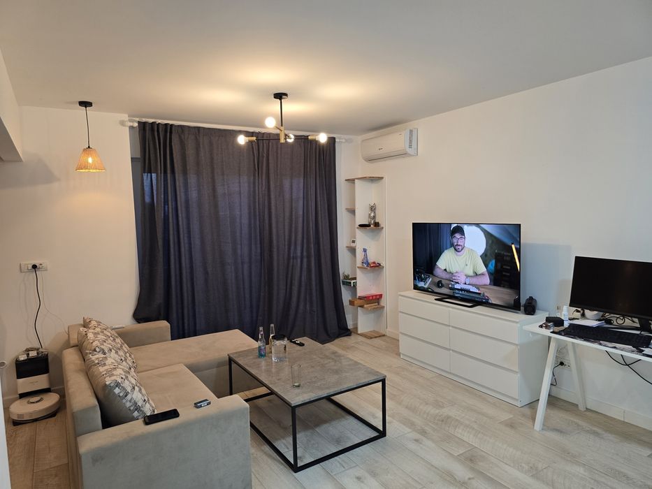 Închiriez apartament 2 camere + dressing + balcon 10mp Arbo Residence