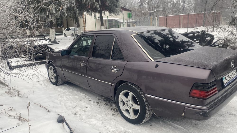 Продам мерседес 124