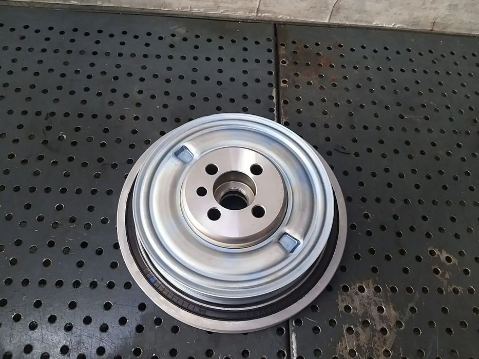 Fulie arbore cotit vibrochen originala vw transporter t6 crafter  04l105251n