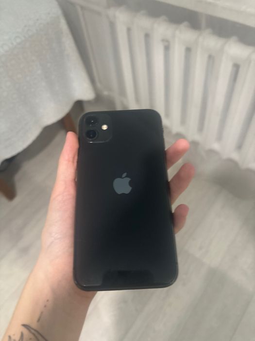 Продам 11 айфрон