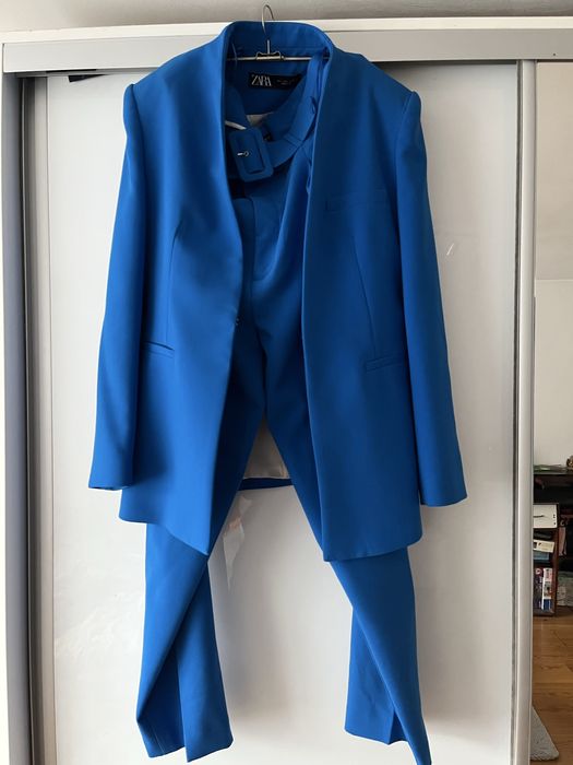 Costum Zara pentru femei