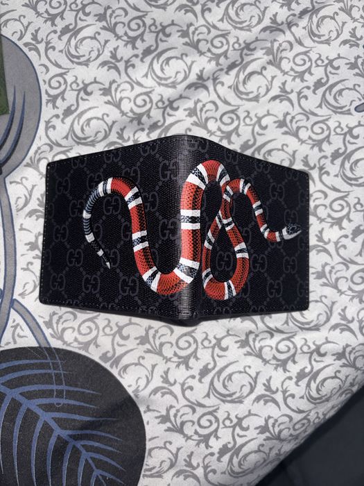 Portofel gucci.