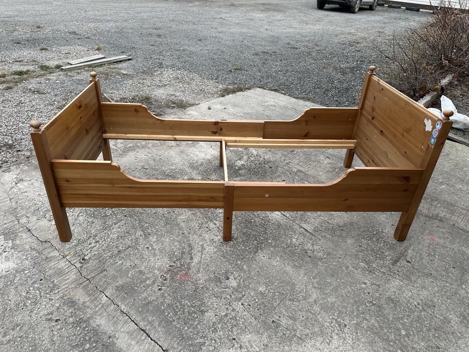 Продам две кровати Ikea