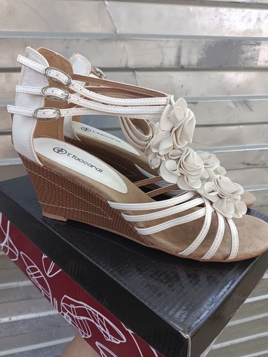 Красивые босоножки