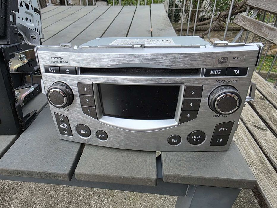 Оригинално Радио Cd Player Toyota Auris, Avensis, Verso и Rav 4