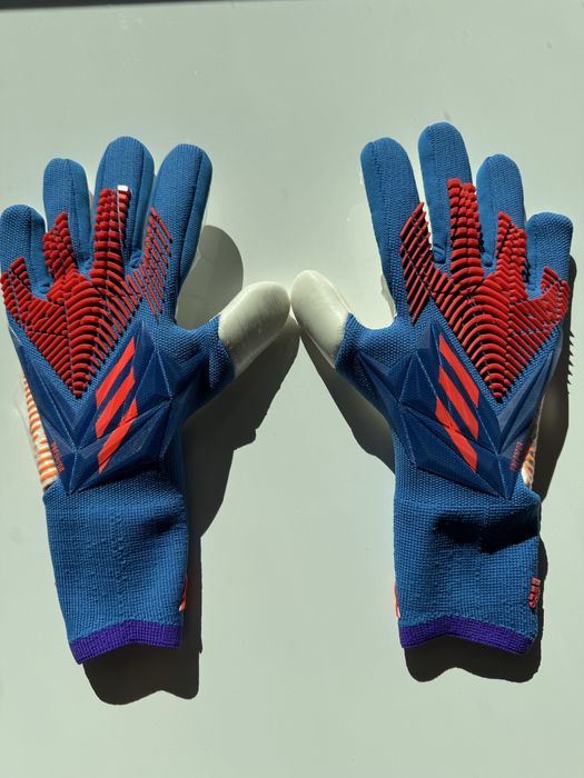 Вратарские перчатки Adidas Predator Pro