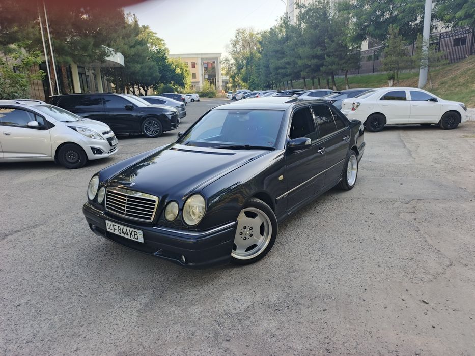 Mercedes Benz w 210