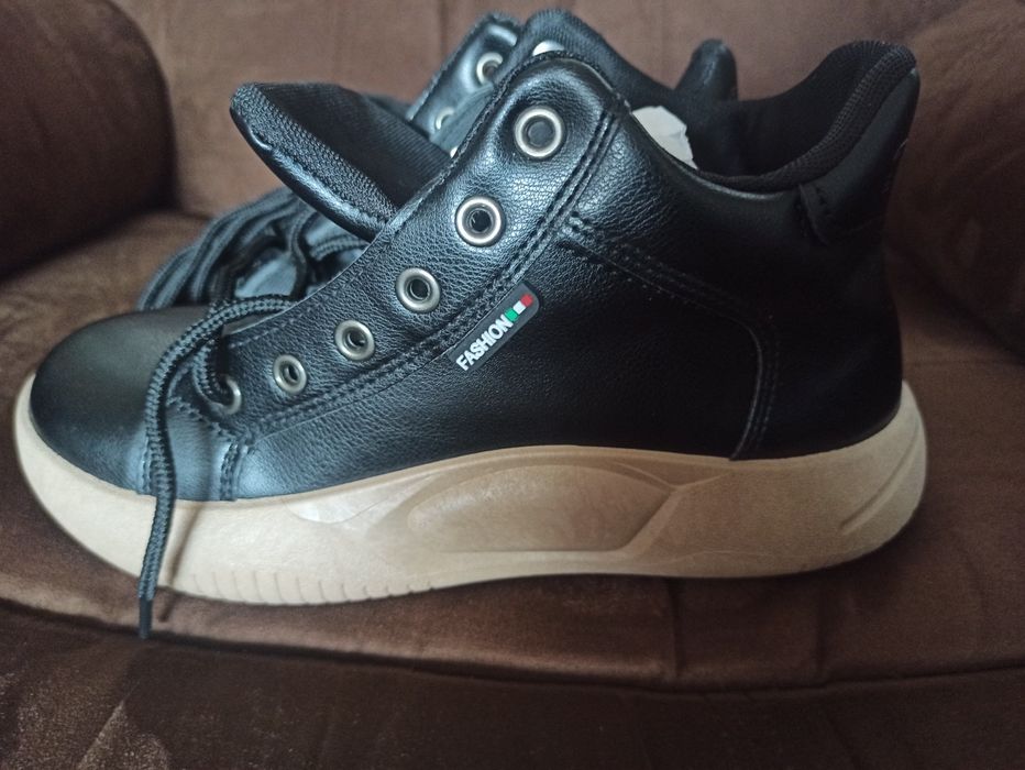 Дамски обувки и сандали, нови, номер 38 и 39