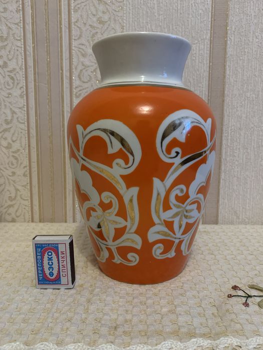 ваза  фарфоровый