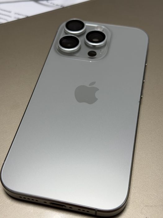 Продам Iphone 16 pro 256