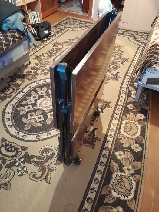 Продам письменный стол  и стол-книжку