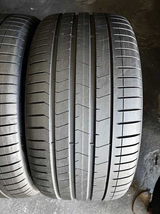 4 anvelope vara NOI Bmw X5 , X6 , 315/35/21 + 275/40/21 , Pirelli , RunFlat cu steluta * , DOT 2023