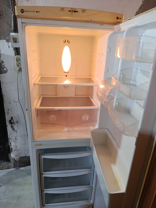 Продам холодильник