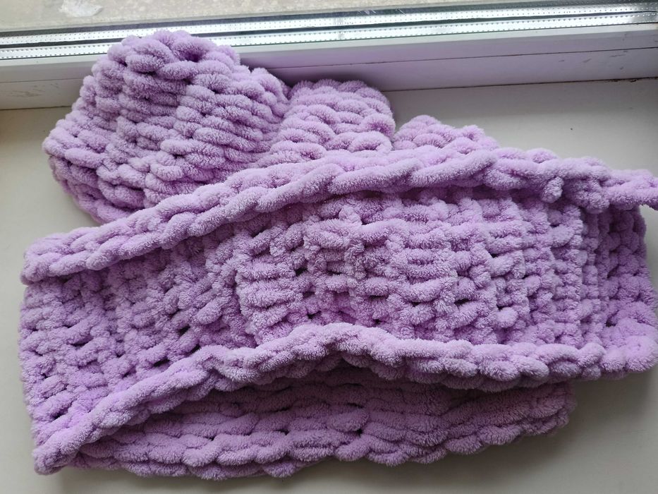 продается вязаный шарф