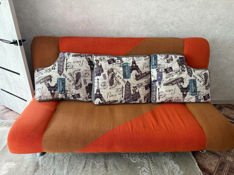 Продам диван с креслом
