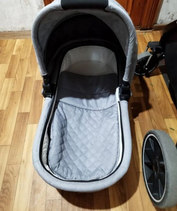 Продам коляску 2в1